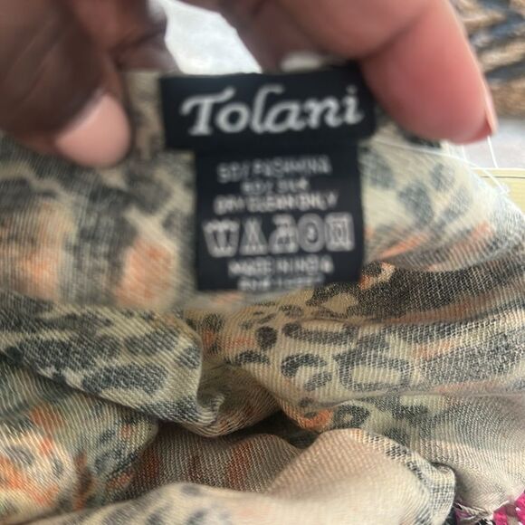 Tolani Handmade Printed Wrap/Scarf - Picture 7 of 7